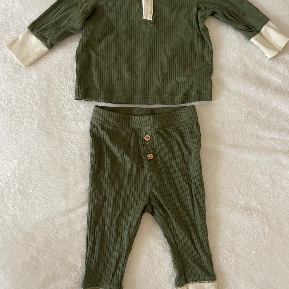 Cat & Jack Baby Green Ribbed Baby Outfit